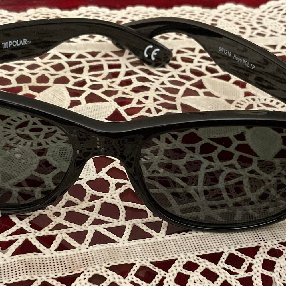 NWT Foster Grant Trupolar / Maxblock Sunglasses Unisex Black Frames - Picture 2 of 7
